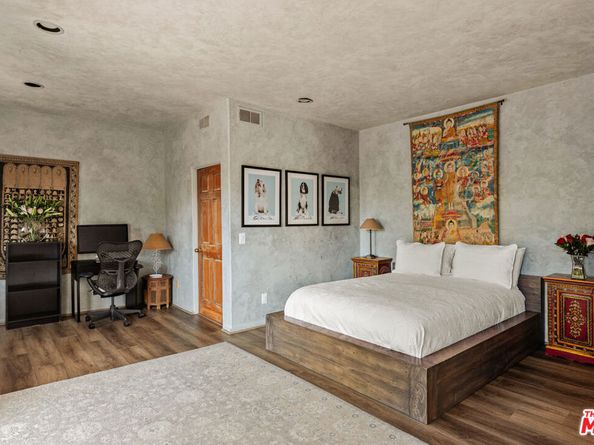 2774 La Castana Drive, Los Angeles CA 90046