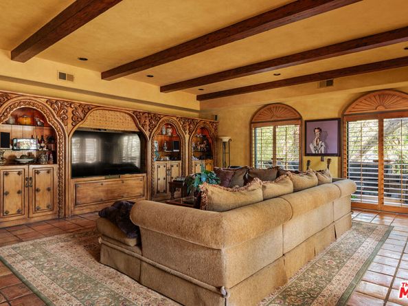 2774 La Castana Drive, Los Angeles CA 90046