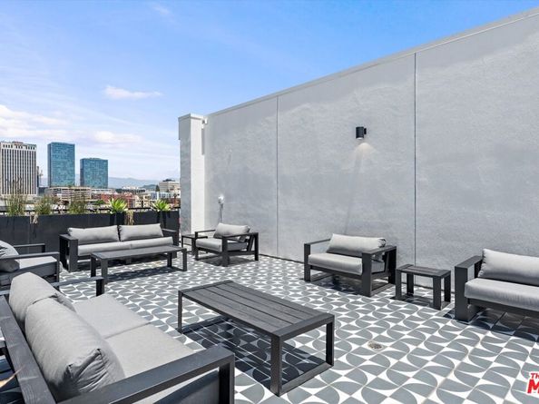 904 S New Hampshire Avenue 609, Los Angeles CA 90006