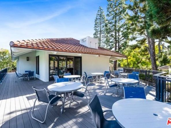 10221 Briarwood Drive, Los Angeles CA 90077