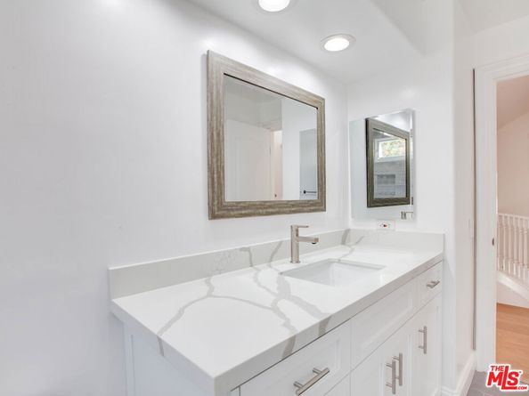 10221 Briarwood Drive, Los Angeles CA 90077