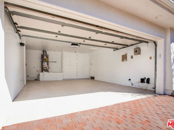 10221 Briarwood Drive, Los Angeles CA 90077