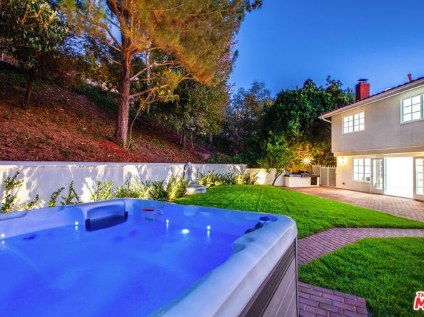 10221 Briarwood Drive, Los Angeles CA 90077