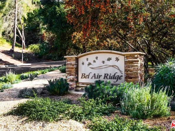 10221 Briarwood Drive, Los Angeles CA 90077