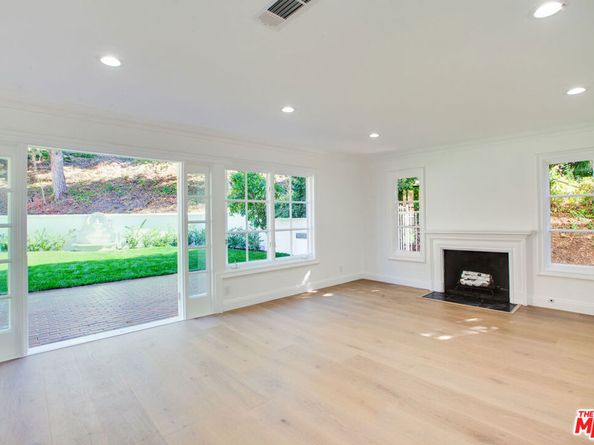 10221 Briarwood Drive, Los Angeles CA 90077