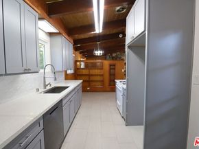 1022 S Fir Avenue, Inglewood CA 90301