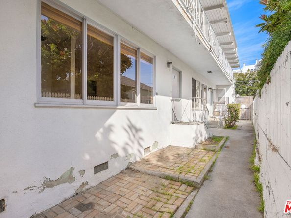 2922 2nd Street, Santa Monica CA 90405