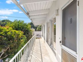 2922 2nd Street, Santa Monica CA 90405