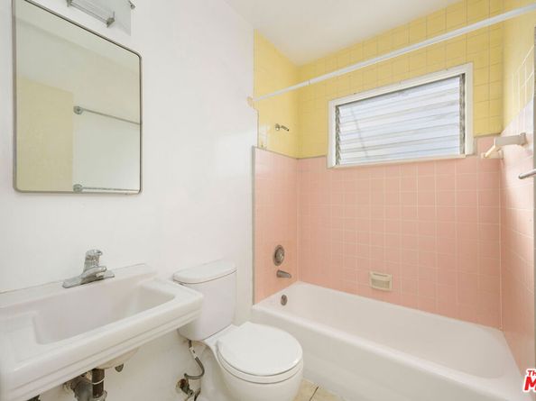 2922 2nd Street, Santa Monica CA 90405