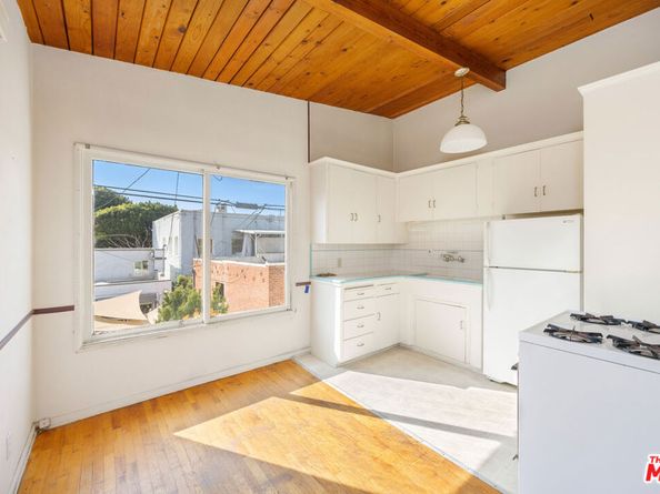 2922 2nd Street, Santa Monica CA 90405