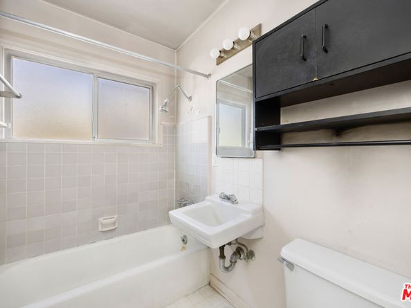 2922 2nd Street, Santa Monica CA 90405