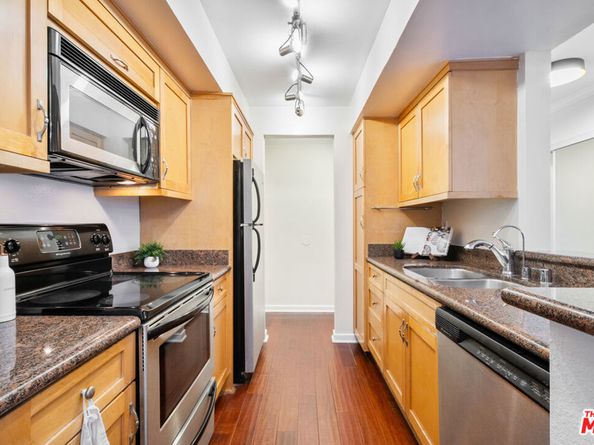 1745 Camino Palmero Street 104, Los Angeles CA 90046