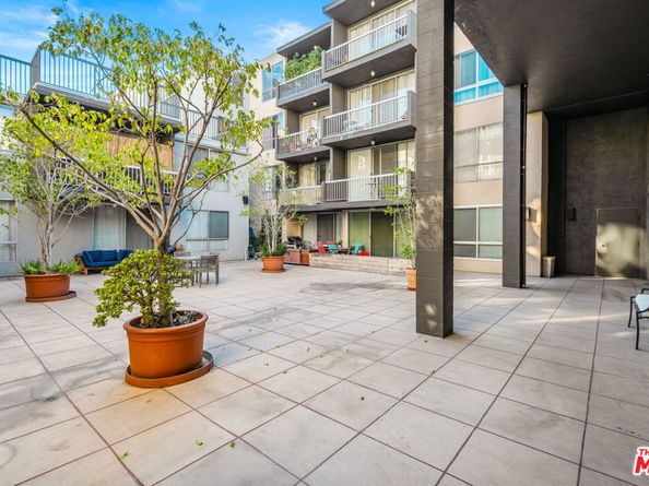 1745 Camino Palmero Street 104, Los Angeles CA 90046