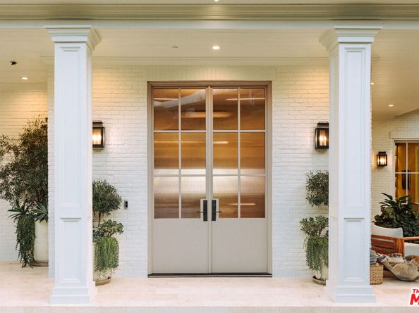 1682 San Onofre Drive, Pacific Palisades CA 90272