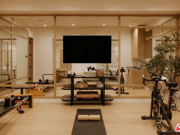 1682 San Onofre Drive, Pacific Palisades CA 90272