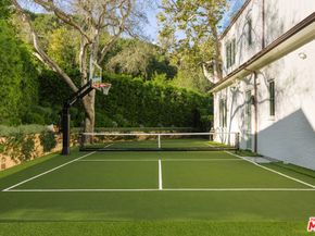 1682 San Onofre Drive, Pacific Palisades CA 90272