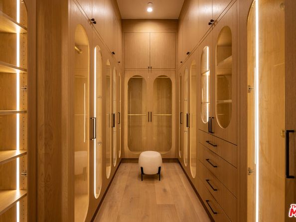 1682 San Onofre Drive, Pacific Palisades CA 90272