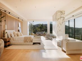 16187 Royal Oak Road, Encino CA 91436