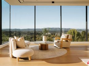 16187 Royal Oak Road, Encino CA 91436