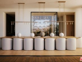 16187 Royal Oak Road, Encino CA 91436