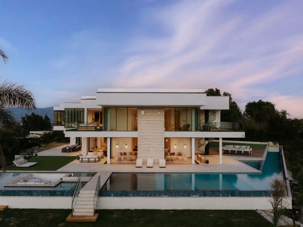 16187 Royal Oak Road, Encino CA 91436