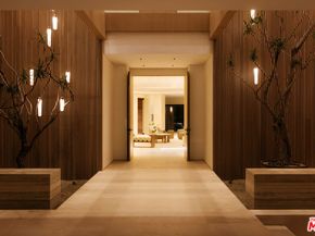 16187 Royal Oak Road, Encino CA 91436