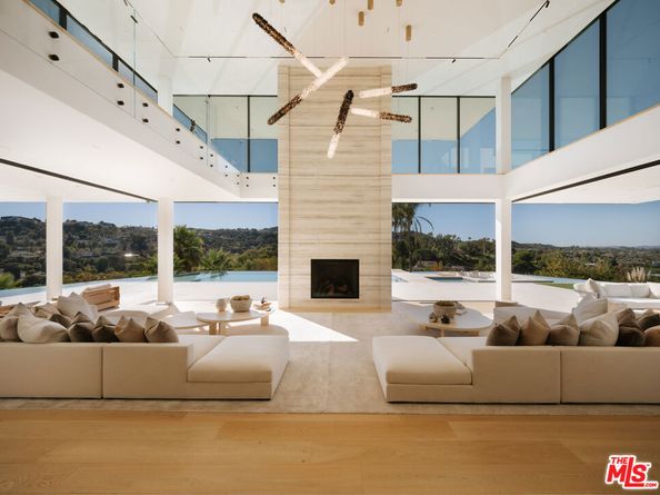 16187 Royal Oak Road, Encino CA 91436