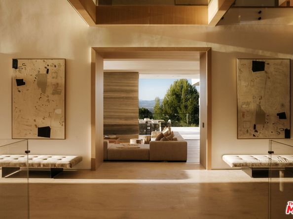 16187 Royal Oak Road, Encino CA 91436