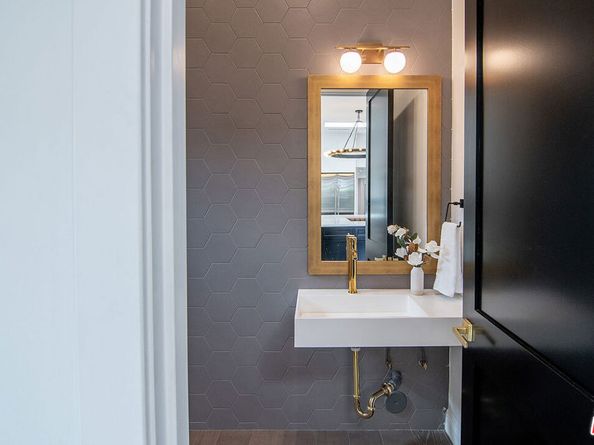 638 N Sierra Bonita Avenue, Los Angeles CA 90036