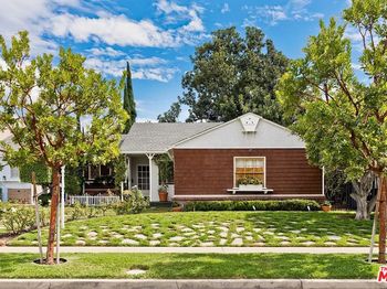 6910 Cantaloupe Avenue