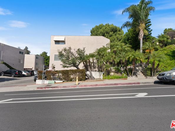 7800 Via Genova, Burbank CA 91504