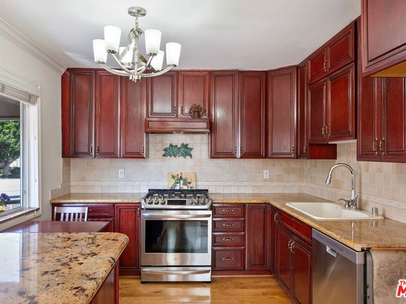 7800 Via Genova, Burbank CA 91504