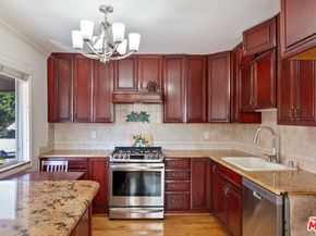 7800 Via Genova, Burbank CA 91504