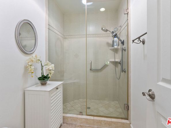 7800 Via Genova, Burbank CA 91504