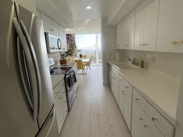 2222 Avenue Of The Stars 705, Los Angeles CA 90067