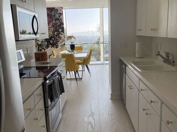 2222 Avenue Of The Stars 705, Los Angeles CA 90067