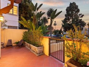 941 11th Street 1, Santa Monica CA 90403