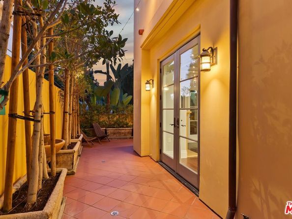 941 11th Street 1, Santa Monica CA 90403