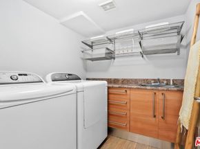 941 11th Street 1, Santa Monica CA 90403