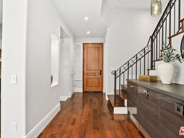 941 11th Street 1, Santa Monica CA 90403