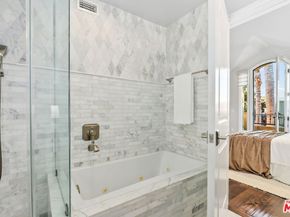 941 11th Street 1, Santa Monica CA 90403