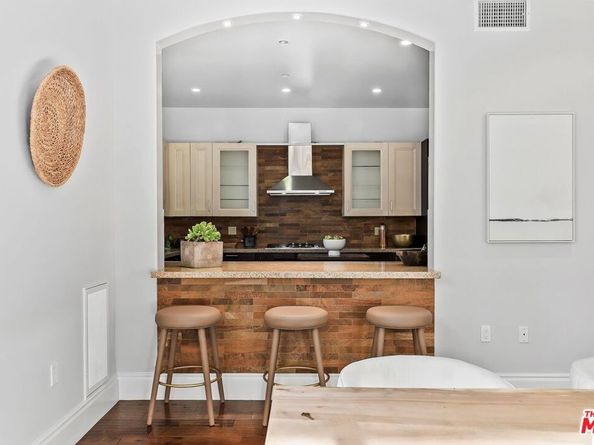 941 11th Street 1, Santa Monica CA 90403