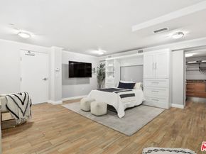 941 11th Street 1, Santa Monica CA 90403