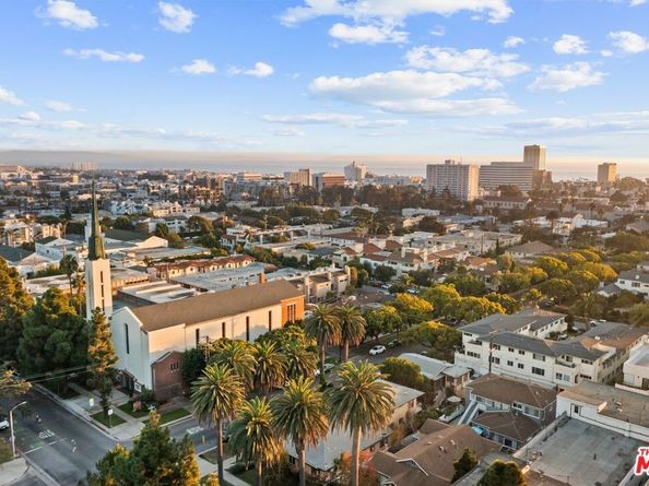 941 11th Street 1, Santa Monica CA 90403