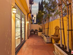 941 11th Street 1, Santa Monica CA 90403