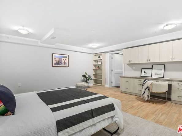 941 11th Street 1, Santa Monica CA 90403