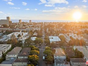 941 11th Street 1, Santa Monica CA 90403