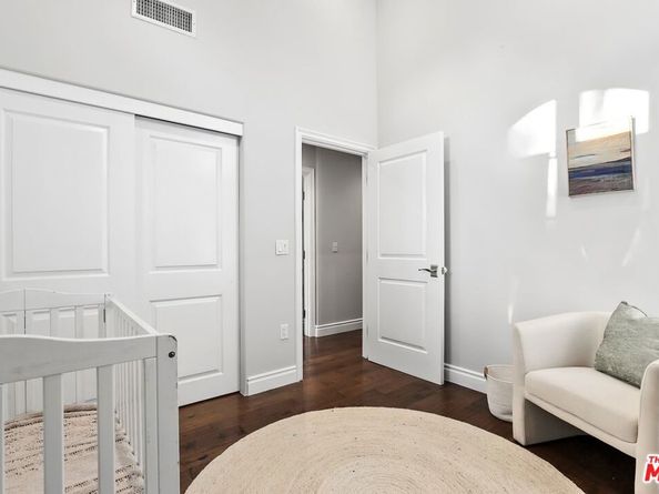 941 11th Street 1, Santa Monica CA 90403