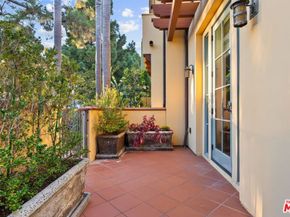 941 11th Street 1, Santa Monica CA 90403