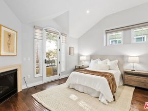 941 11th Street 1, Santa Monica CA 90403